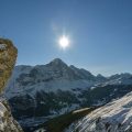Von Nebelschwaden und Sonnenstrahlen: Stimmungsvolle Lichtverhältnisse auf Herbstwanderungen