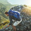 Packtipps für Alpenüberquerungen: So packen Sie Ihren Rucksack langlebig und rückenschonend