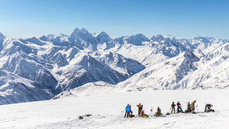 Richtiges Verhalten bei Notfällen im Gebirge: Schritt-für-Schritt-Anleitung