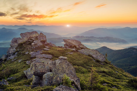 Frühmorgens oder abends auf Tour: Die Bedeutung der Tageszeit für Wanderungen bei Hitze