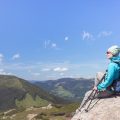 Die Geschichte und Entwicklung von Trekkingstöcken im Bergsport