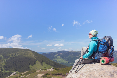 Die Geschichte und Entwicklung von Trekkingstöcken im Bergsport