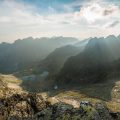 Wiesen, Felder und landwirtschaftliche Strukturen als Orientierungshilfen auf dem Land