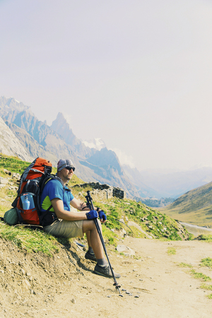 Packliste und Vorbereitung für die Übernachtung in einer Alpenvereinshütte