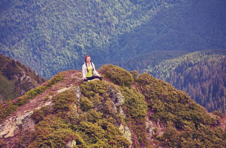 Meditationswanderungen und Waldbaden: Psychologischer Mehrwert der herbstlichen Naturlandschaft