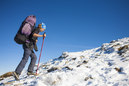 Notfallausrüstung für das alpine Gelände: Was gehört in den Rucksack?