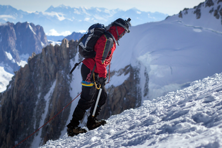 Praktische Übungen: Naturzeichen im deutschen Mittelgebirge und Alpenraum deuten