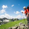 Navigation und Höhenprofil: Orientierung mit GPS und Karte bei schlechter Sicht oder im Wald