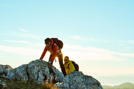 Sonnenschutz und Wetterschutz für Kinder beim Wandern: Tipps zu Hut, Sonnencreme und Regenschutz